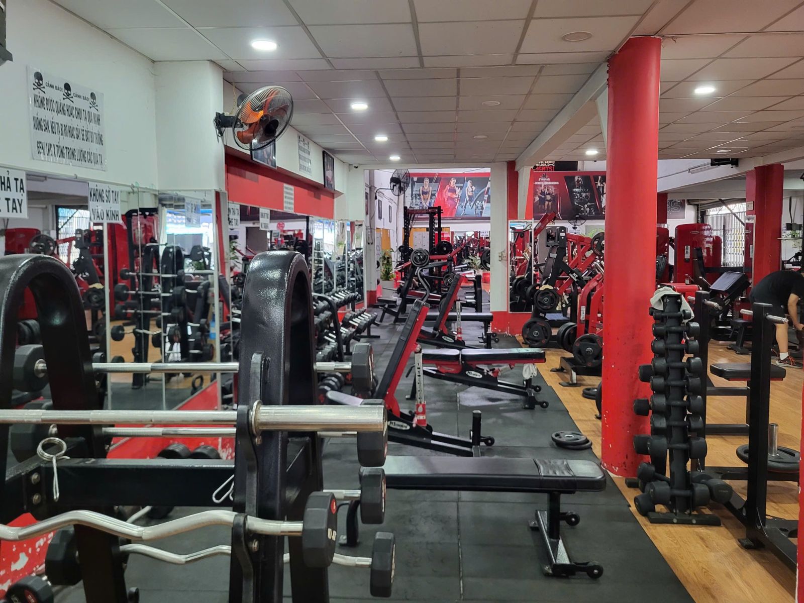 Phòng Tập Gym HUYLOANZCOOL Triển Khai Phần Mềm Quản Lý Gym Tích Hợp Checkin Vân Tay Và Cửa Khóa Lực Từ – Bước Tiến Trong Chuyển Đổi Số