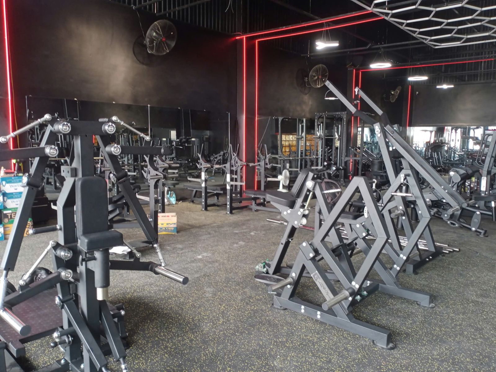 Modun triển khai phần mềm quản lý gym ModunGym, Máy chấm công checkin Face Id, và app hội viên, cho chi nhánh 2 phòng tập Gym Hoàng Vũ tại Long An