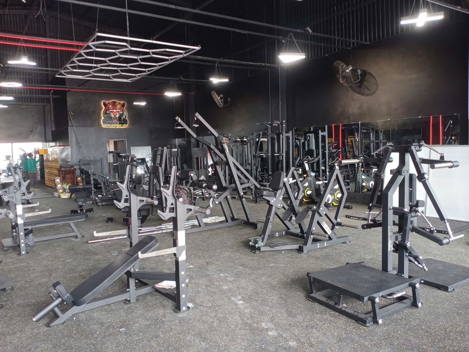 Modun triển khai phần mềm quản lý gym ModunGym, Máy chấm công checkin Face Id, và app hội viên, cho chi nhánh 2 phòng tập Gym Hoàng Vũ tại Long An