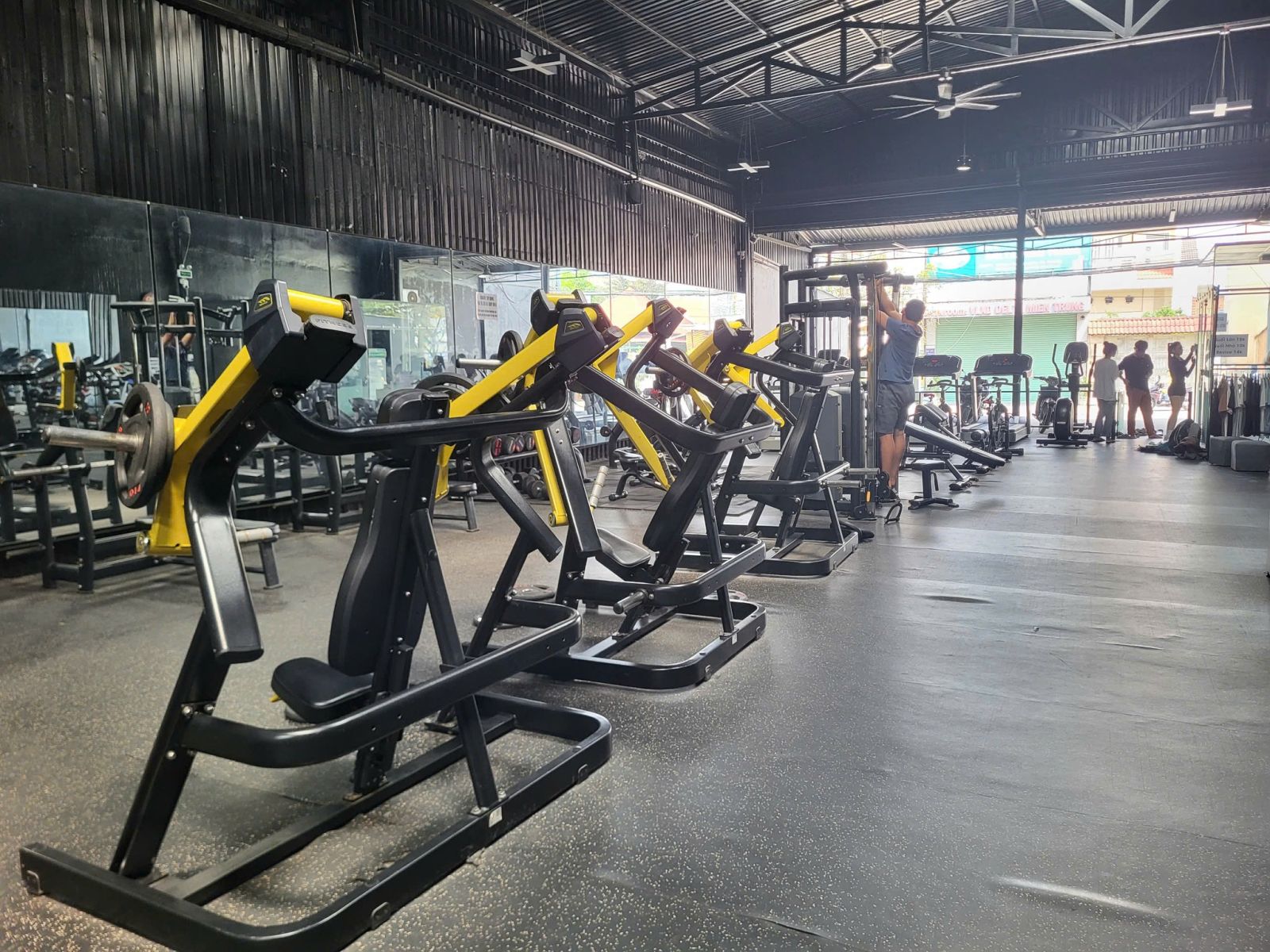 Modun triển khai phần mềm quản lý gym Modun, Máy chấm công Face Id, cửa khóa từ kiểm soát ra vào và app hội viên, cho phòng tập SH Gym tại TP. Thủ Đức, TP.Hồ Chí Minh.