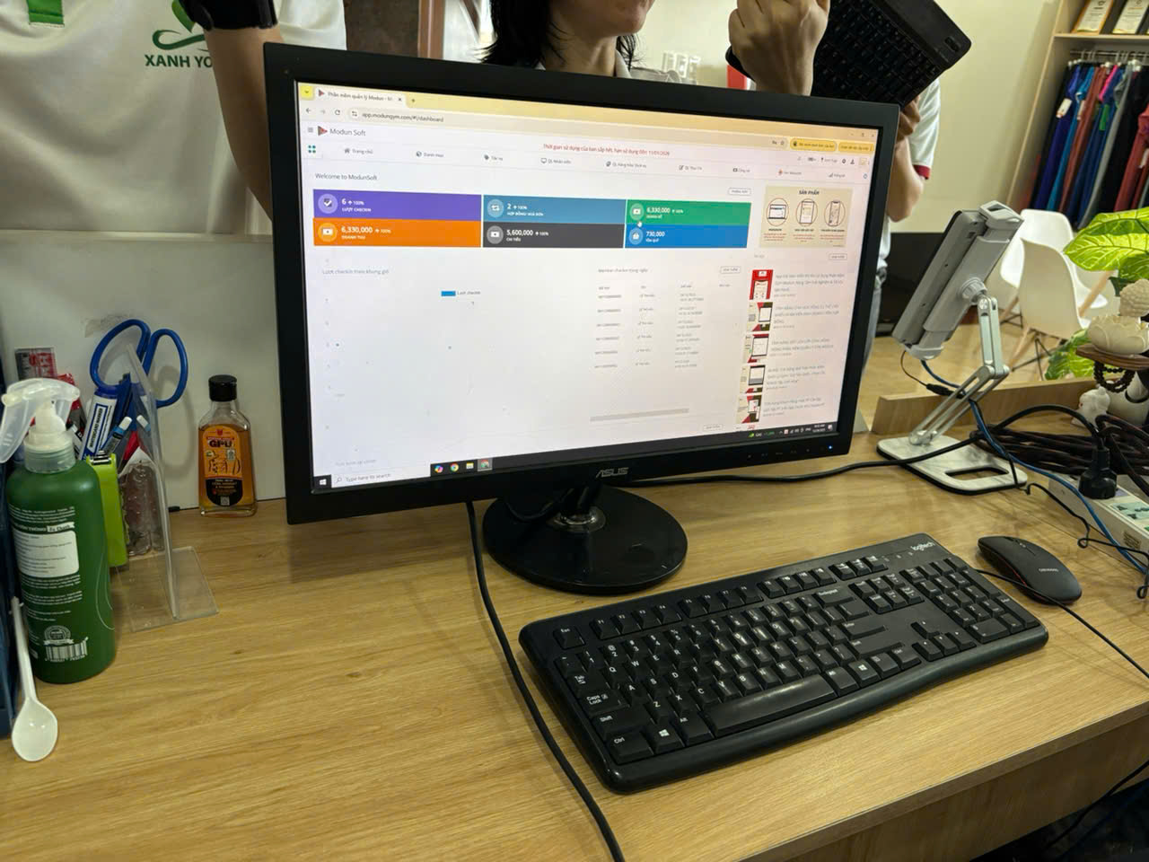 Modun triển khai phần mềm quản lý yoga ModunGym, Máy chấm công checkin Face Id và app hội viên, cho phòng tập Xanh Yoga tại Dĩ An, Bình Dương.