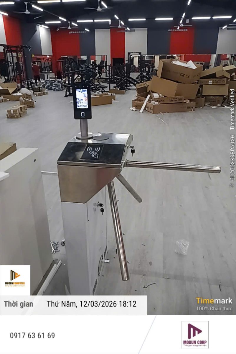 HT GYM phòng tập tọa lạc tại Tp.Thủ Dầu Một, tỉnh Bình Dương, vừa chính thức triển khai phần mềm quản lý gym ModunGym kết hợp máy chấm công Face ID, cổng tripod 3 chấu kiểm soát ra vào và app hội viên