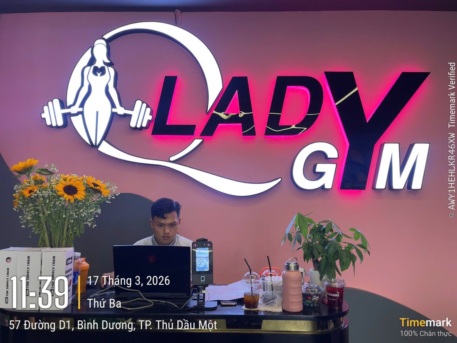 QLADY GYM phòng tập tọa lạc tại Tp.Thủ Dầu Một, tỉnh Bình Dương, vừa chính thức triển khai phần mềm quản lý gym ModunGym kết hợp máy chấm công Face ID kiểm soát ra vào và app hội viên