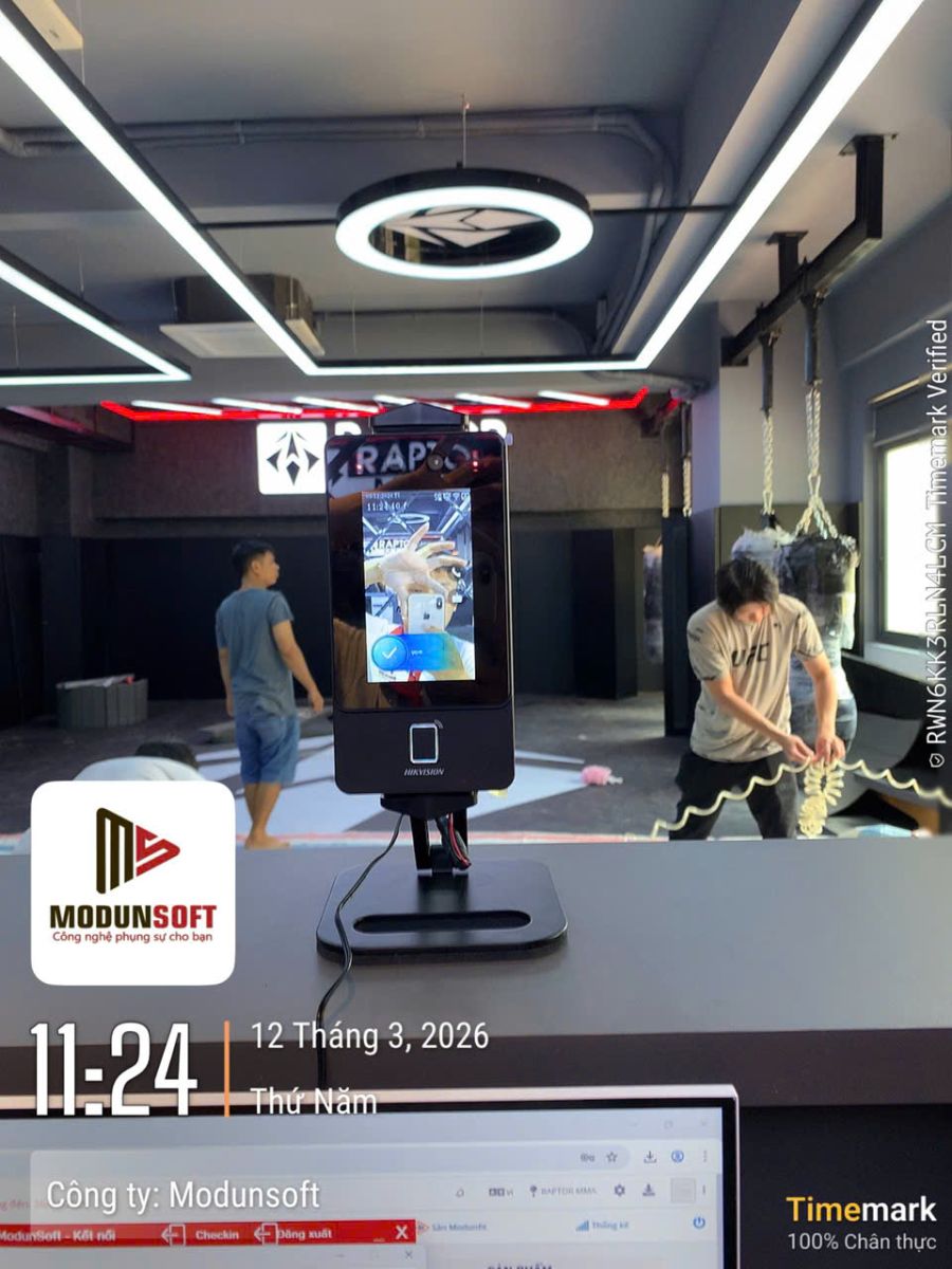 RAPTOR MMA phòng tập tọa lạc tại Q.7, Tp.HCM, vừa chính thức triển khai phần mềm quản lý gym ModunGym kết hợp máy chấm công Face ID và app hội viên