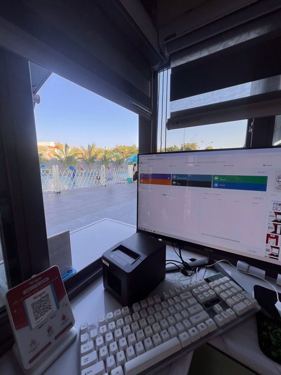 HỒ BƠI ĐẠI HÙNG VƯƠNG tại Buôn Mê Thuột, vừa chính thức triển khai phần mềm quản lý hồ bơi Modun kết hợp máy đọc thẻ từ RFID và QR Code, cổng tripod 3 chấu và app hội viên