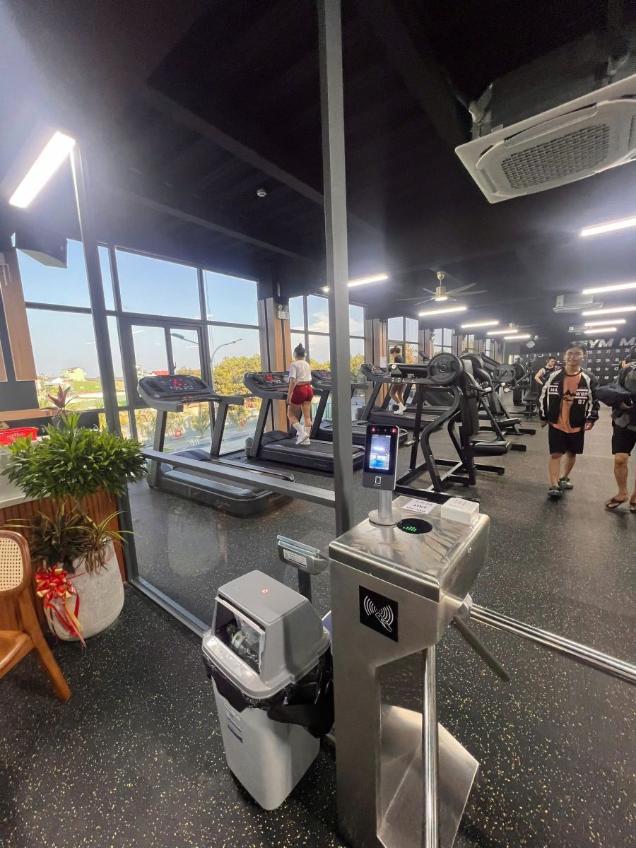 GYMMAX phòng tập tại Buôn Mê Thuột, vừa chính thức triển khai phần mềm quản lý phòng gym ModunGym kết hợp máy chấm công Face ID, cổng tripod 3 chấu và app hội viên