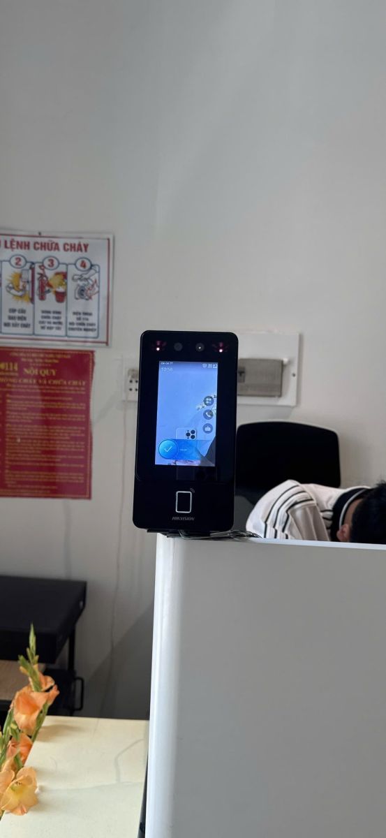 THE WHITE GYM phòng tập tọa lạc tại TP. Thủ Đức, TP.HCM, vừa chính thức triển khai phần mềm quản lý phòng gym ModunGym kết hợp máy chấm công Face ID và app hội viên