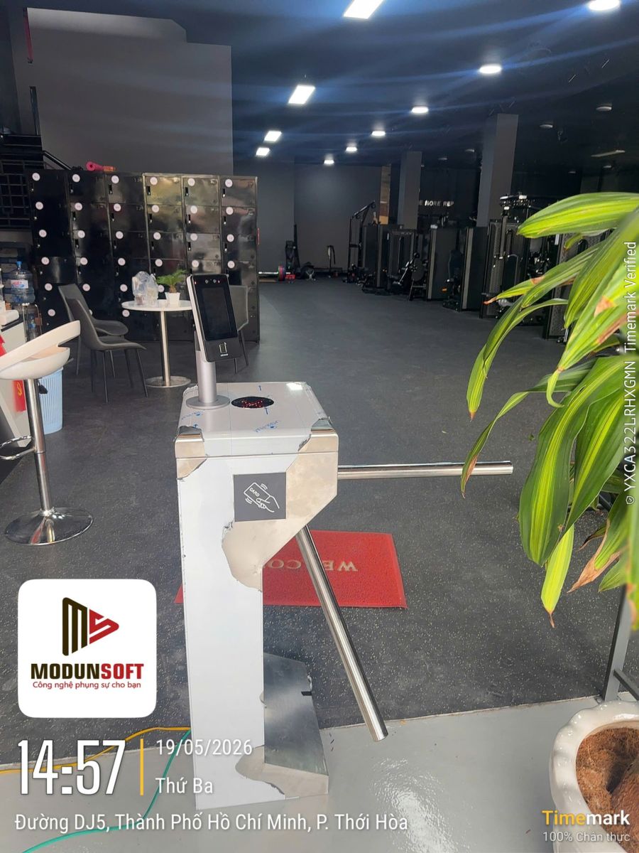 79 FIT STATION phòng tập tại Bình Dương, triển khai phần mềm quản lý phòng gym ModunGym kết hợp máy chấm công face id, cổng tripod 3 chấu và app hội viên