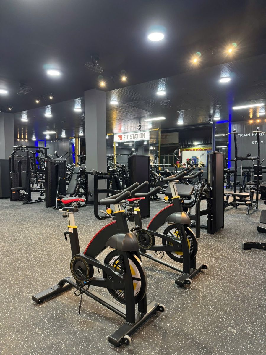 79 FIT STATION phòng tập tại Bình Dương, triển khai phần mềm quản lý phòng gym ModunGym kết hợp máy chấm công face id, cổng tripod 3 chấu và app hội viên