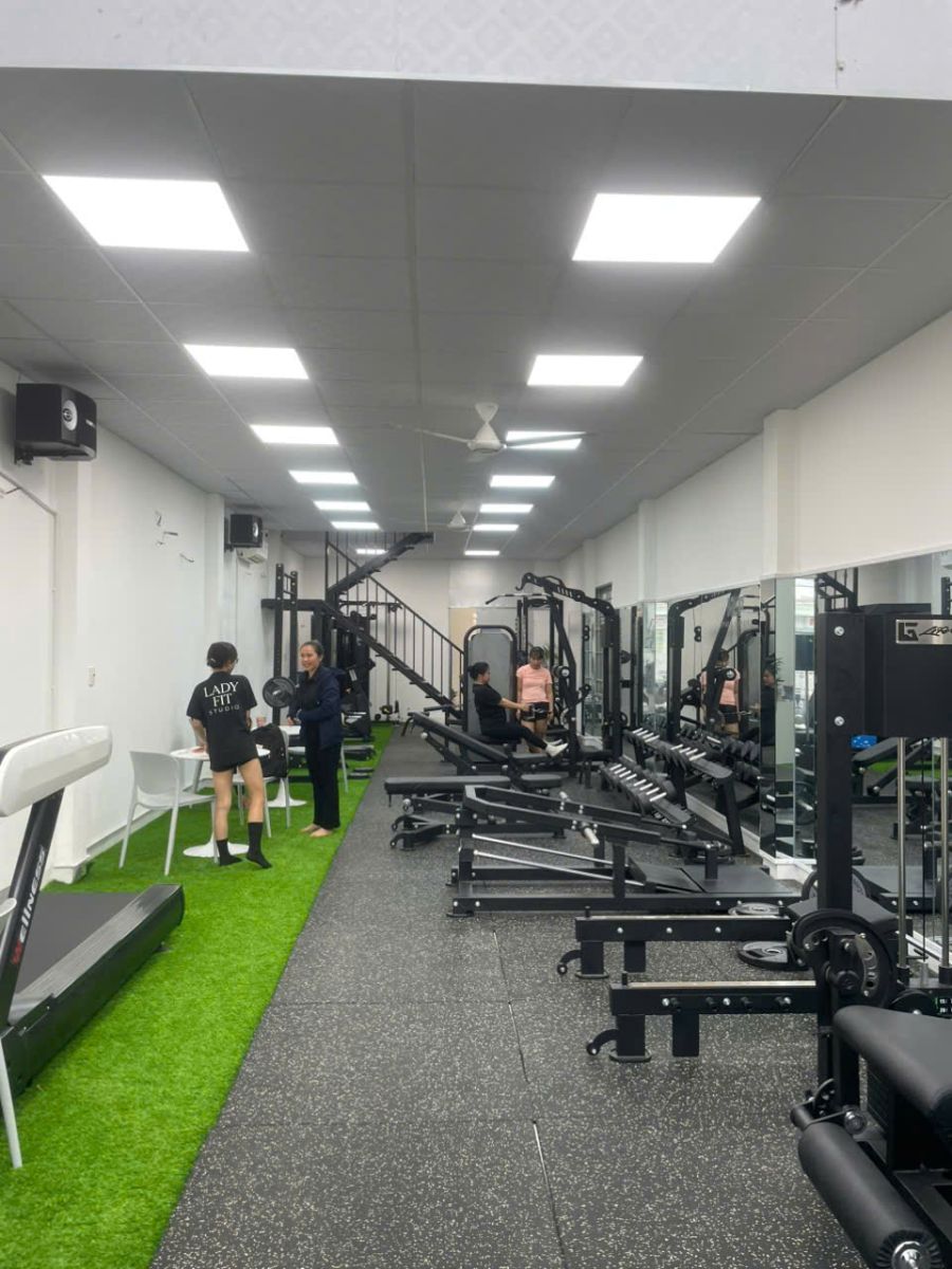 LADYFIT STUDIO PRIVATE GYM phòng tập tại Vũng Tàu, triển khai phần mềm quản lý Private gym ModunGym, checkin Face Id và cửa kính khóa thả chốt kiểm soát ra vào và app hội viên