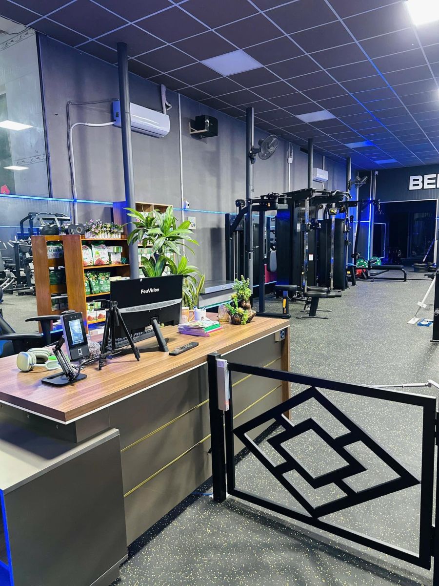 BENZ GYM phòng tập gym tại Bình Dương, vừa chính thức triển khai phần mềm quản lý phòng gym ModunGym kết hợp máy chấm công face id, cửa khóa từ kiểm soát ra vào và app hội viên miễn phí