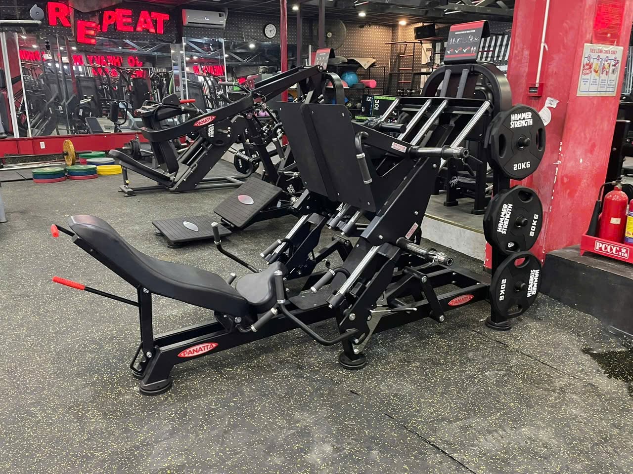 Modun triển khai phần mềm quản lý gym ModunGym, Máy chấm công checkin Face Id, cổng tripod 3 chấu kiểm soát ra vào, và app hội viên, cho chi nhánh 8 phòng tập MegaGym 