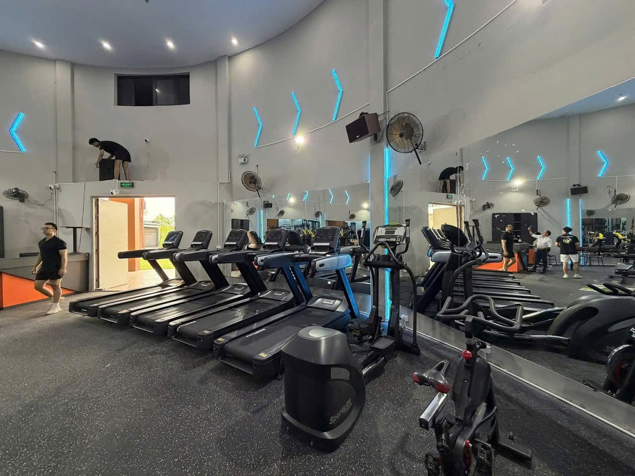 United Gym Fitness Center Đông Anh đột phá công nghệ với phần mềm Modun CN 7: Check-in Face ID, cổng tripod, app hội viên tự động bảo lưu và gia hạn online.