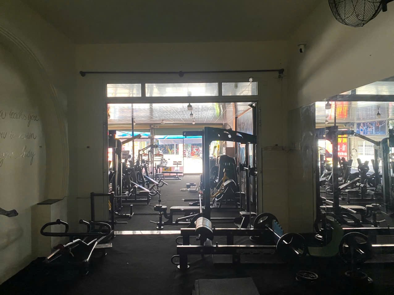 Ứng dụng phần mềm Modun giúp hội viên Gym Cỏ Dĩ An dễ dàng tự theo dõi hạn thẻ, xem bảng giá gói tập, đặt lịch PT và nhận thông báo nhắc lịch tập tự động.