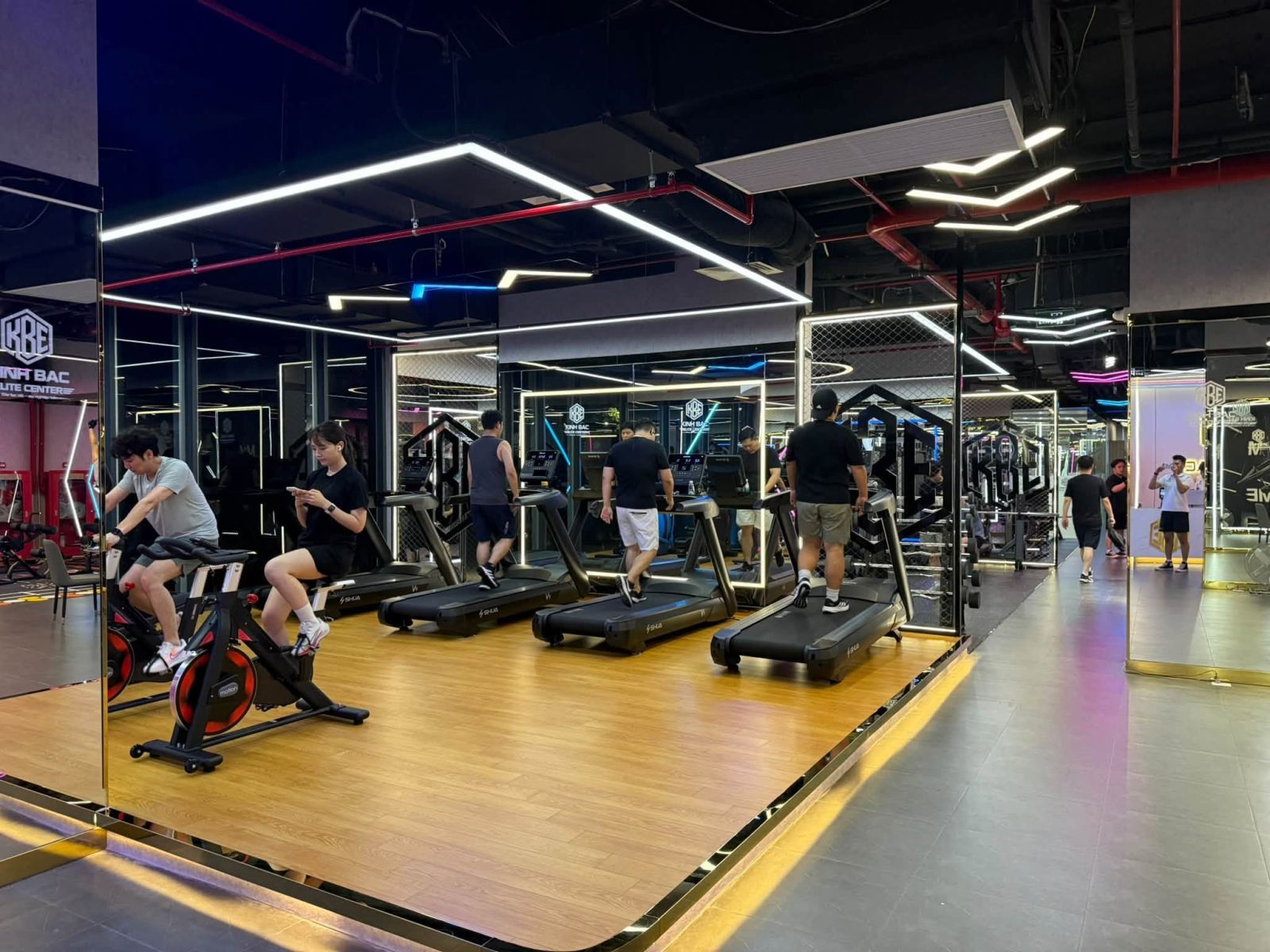 Kinh Bắc Elite Center CS2 Bắc Ninh: Tải App Hội Viên MIỄN PHÍ - Nhận Voucher Ngay!
