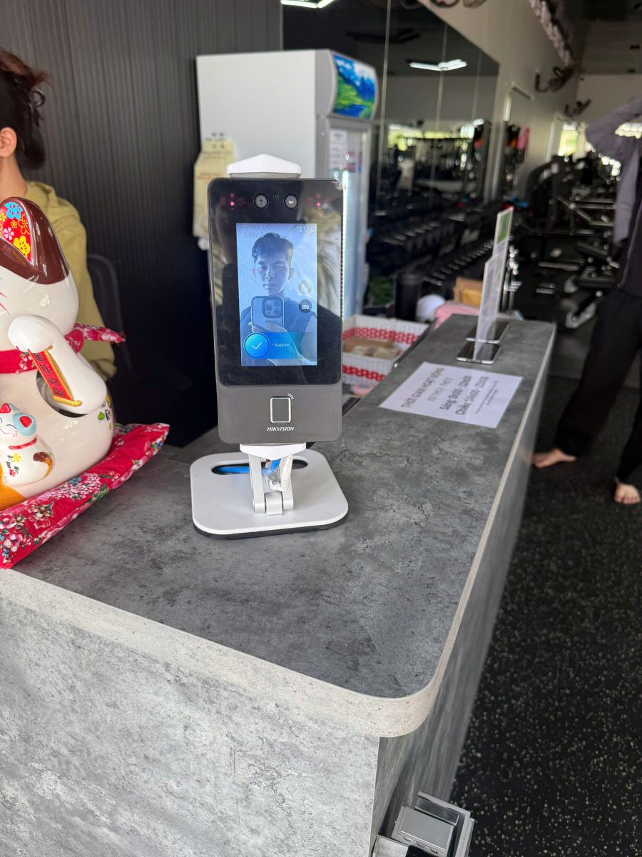 SƠN GYM phòng tập tại Đồng Nai, vừa triển khai phần mềm quản lý phòng gym ModunGym kết hợp máy chấm công Face ID kiểm soát ra vào và app hội viên