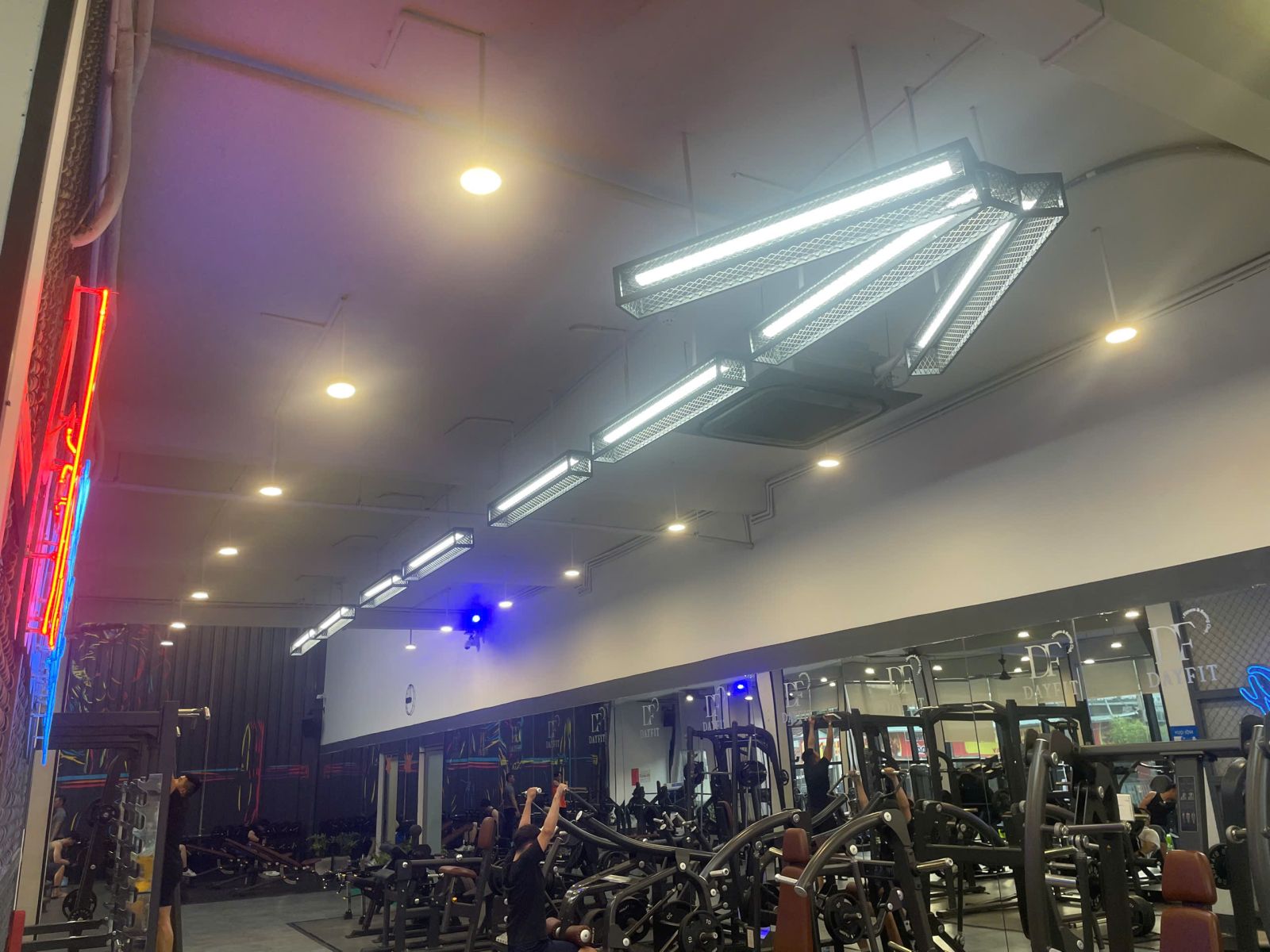 Modun triển khai phần mềm quản lý gym ModunGym, Máy chấm công checkin Face Id, và app hội viên, cho phòng tập Dayfit Gym tại Bình Dương.